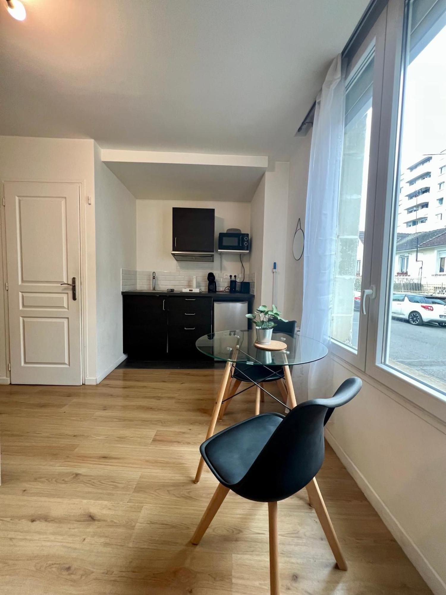 Studios Ideal Pro I Centre-Ville & Parking Gratuit Châtellerault Exteriér fotografie